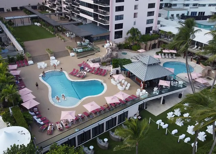 Two Bedroom On The Beach With Balcony And Oceanview