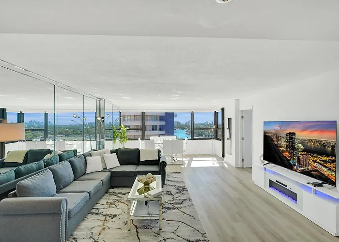 Luxury Ocean View Condo With Beach Service 1521