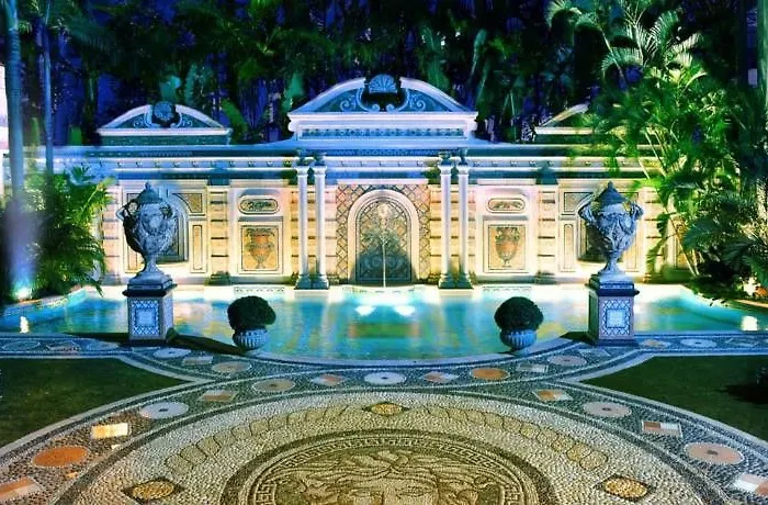 The Villa Casa Casuarina