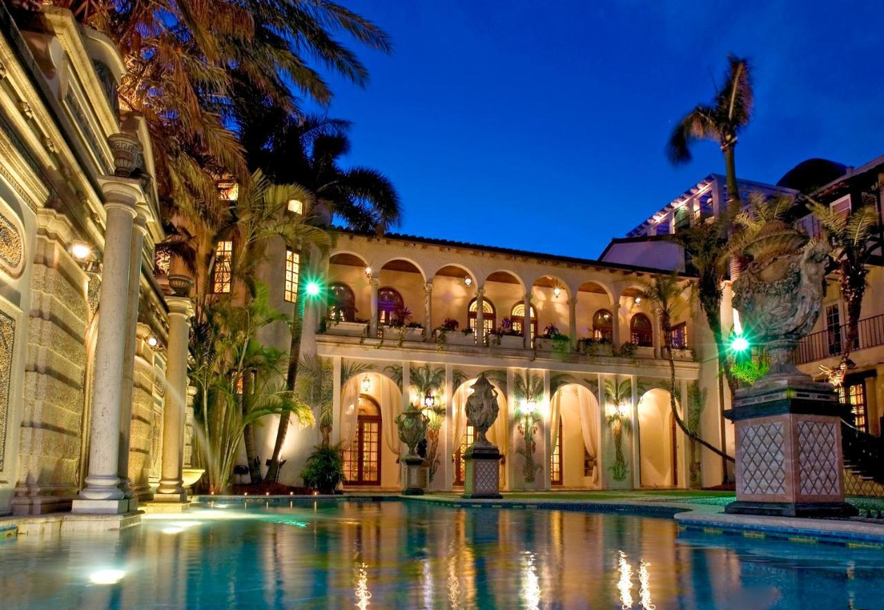 The Casa Casuarina 4*