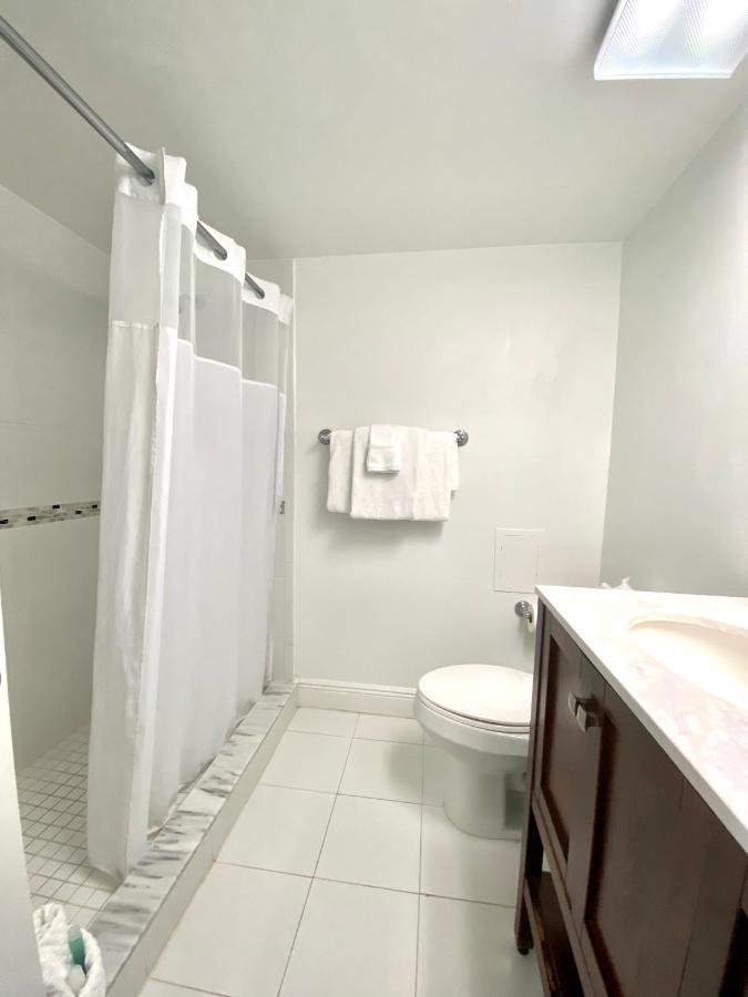 Seacoast By Miami Ambassadors Aparthotel 3*