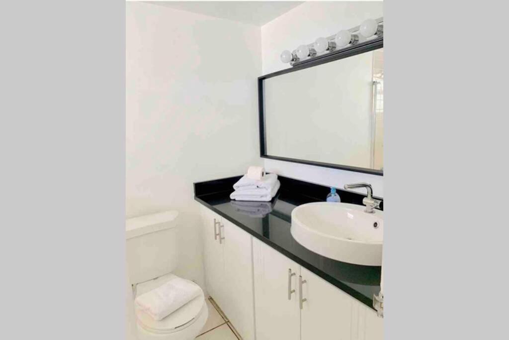 Fantastic Studio With Incredible Bay Views *