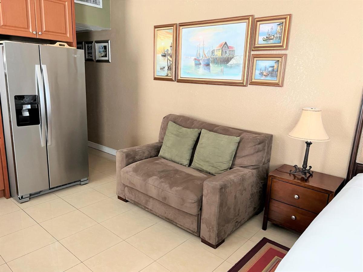 Ocean Front Units At Miami * Miami Beach