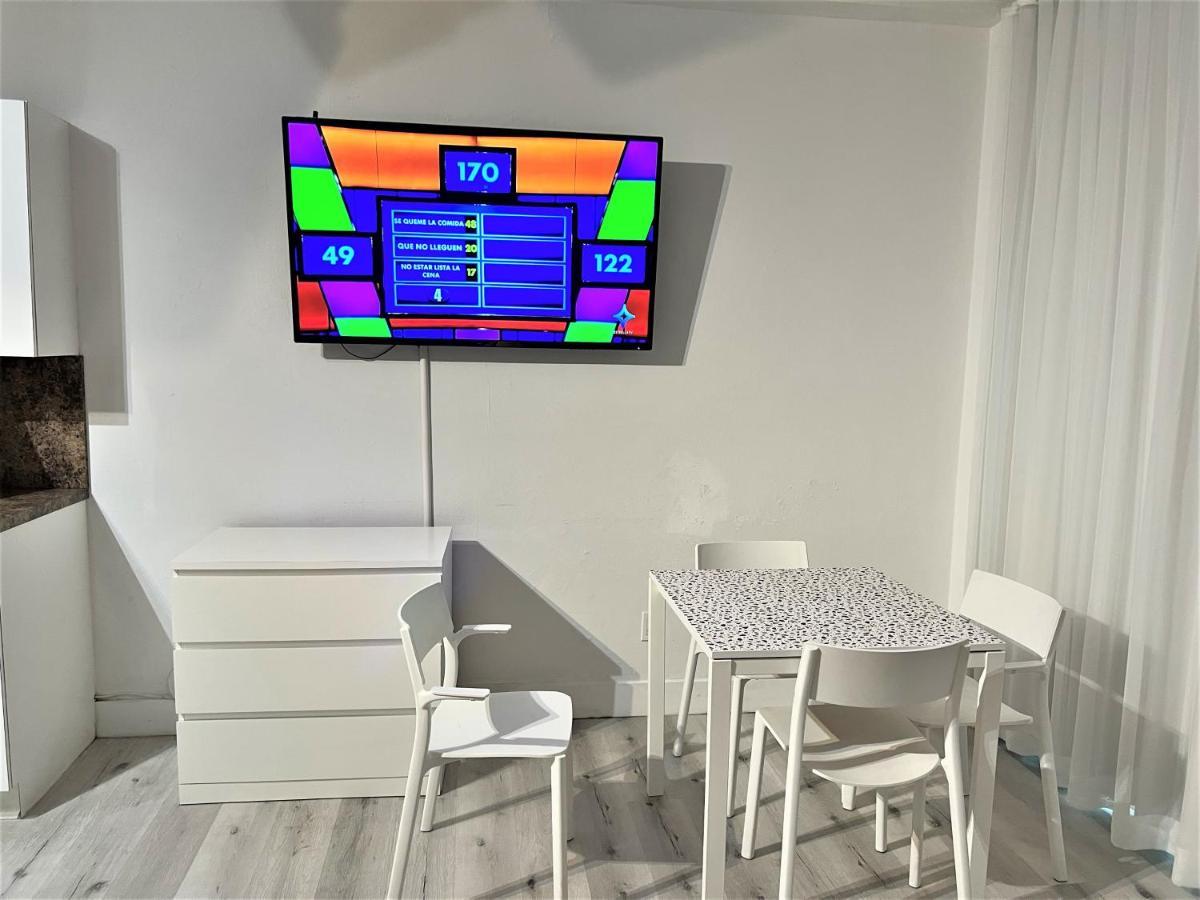 Ocean Front Units At Miami Apartment *
