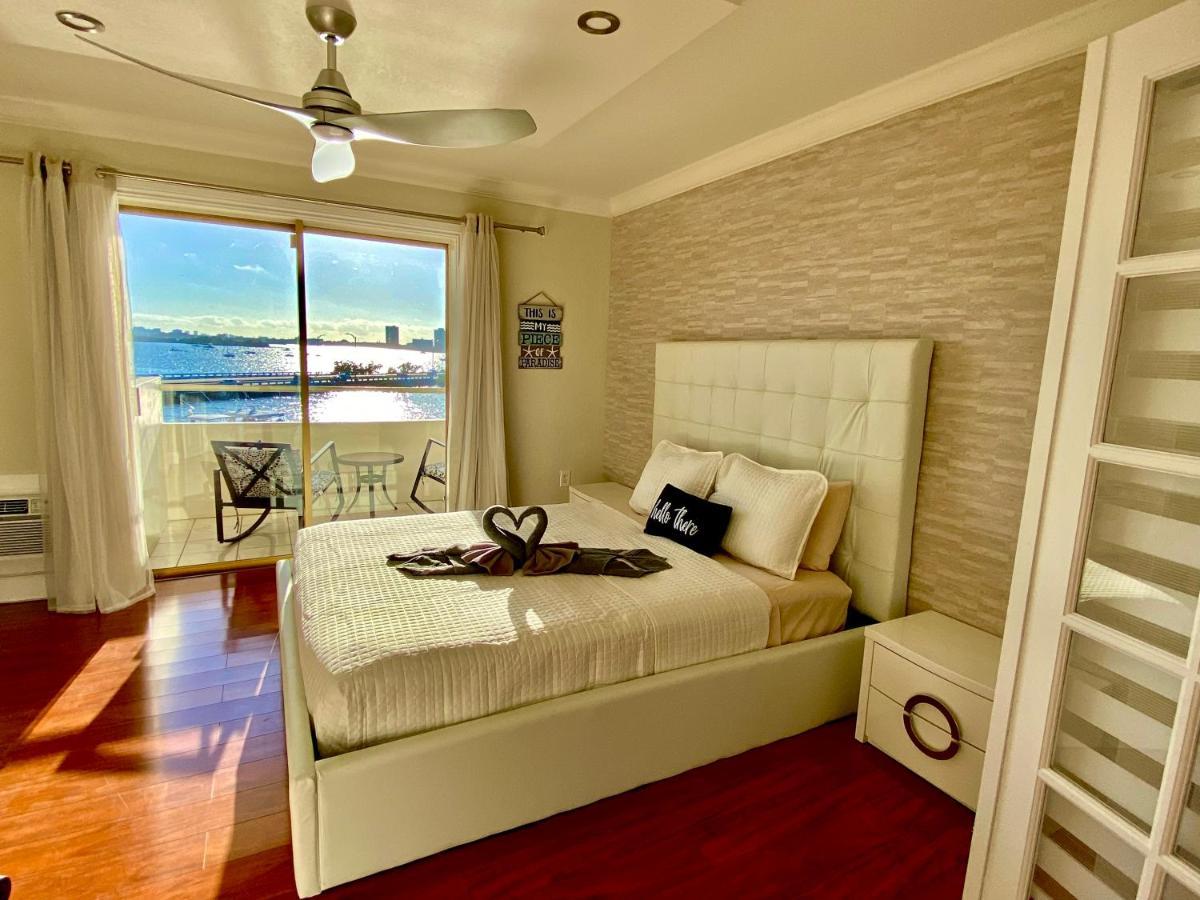 Deluxe Waterfront One Bedroom With Miami Skyline View, Free Parking 5 Mins Drive To Miami Apartment Miami Beach