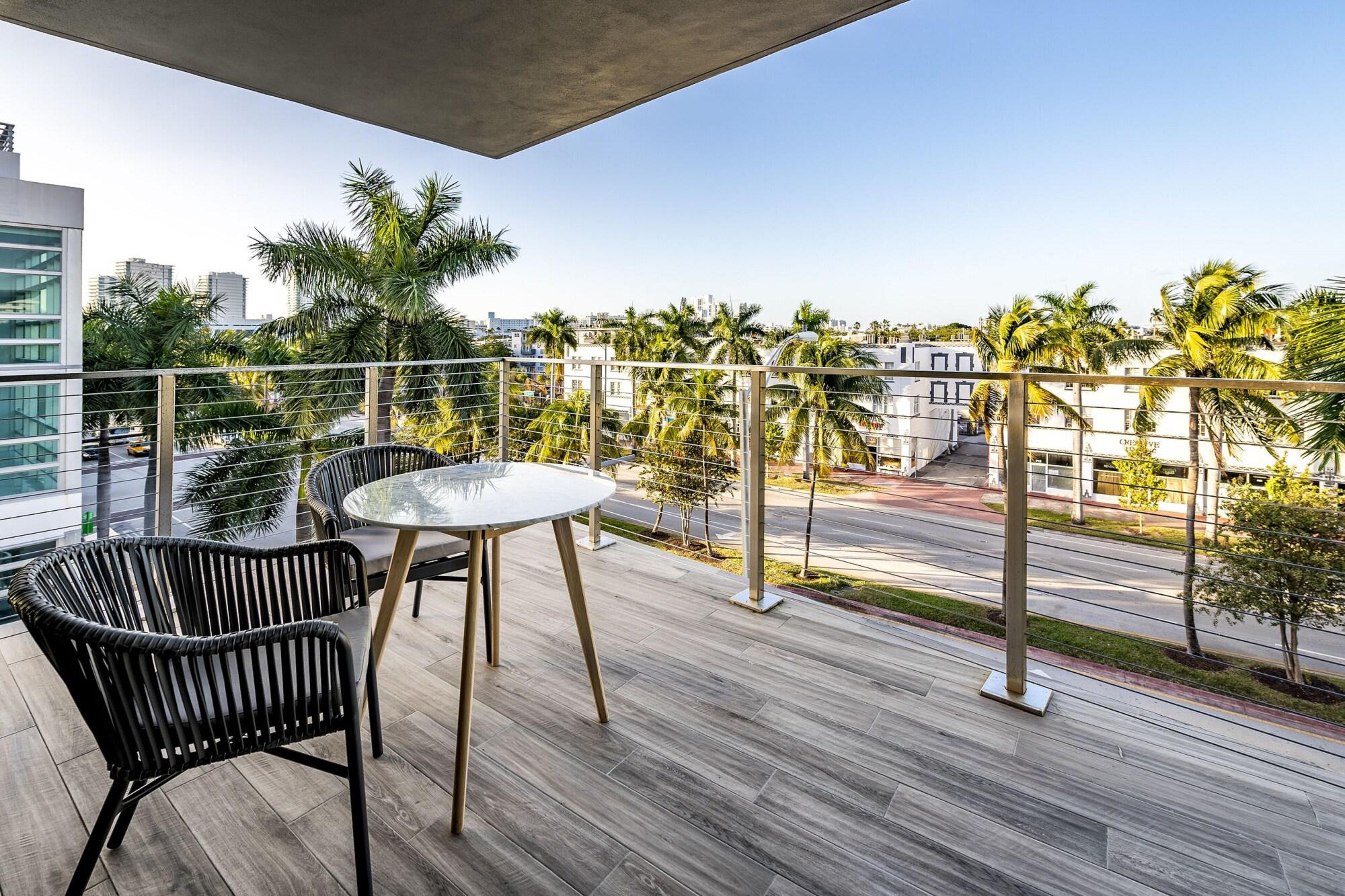 Urbanica Euclid Miami Beach