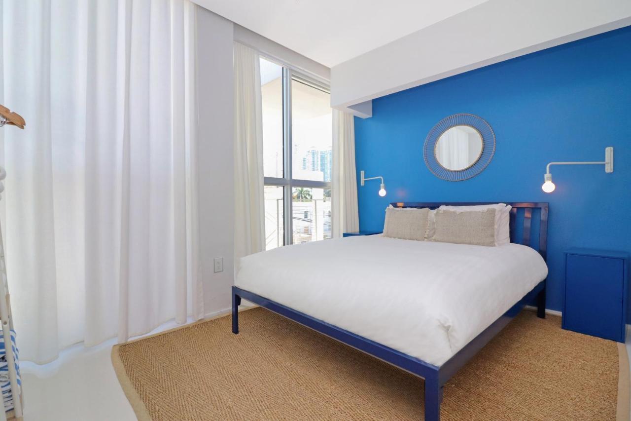 Roami At 250 Collins Miami Beach