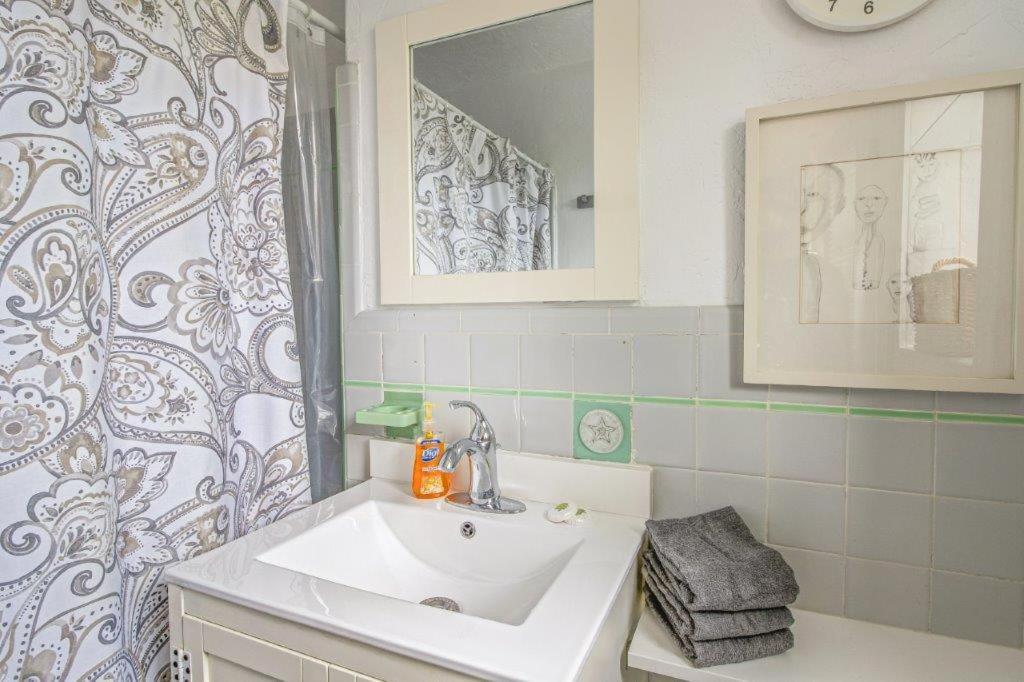 Mantell Plaza Apartment