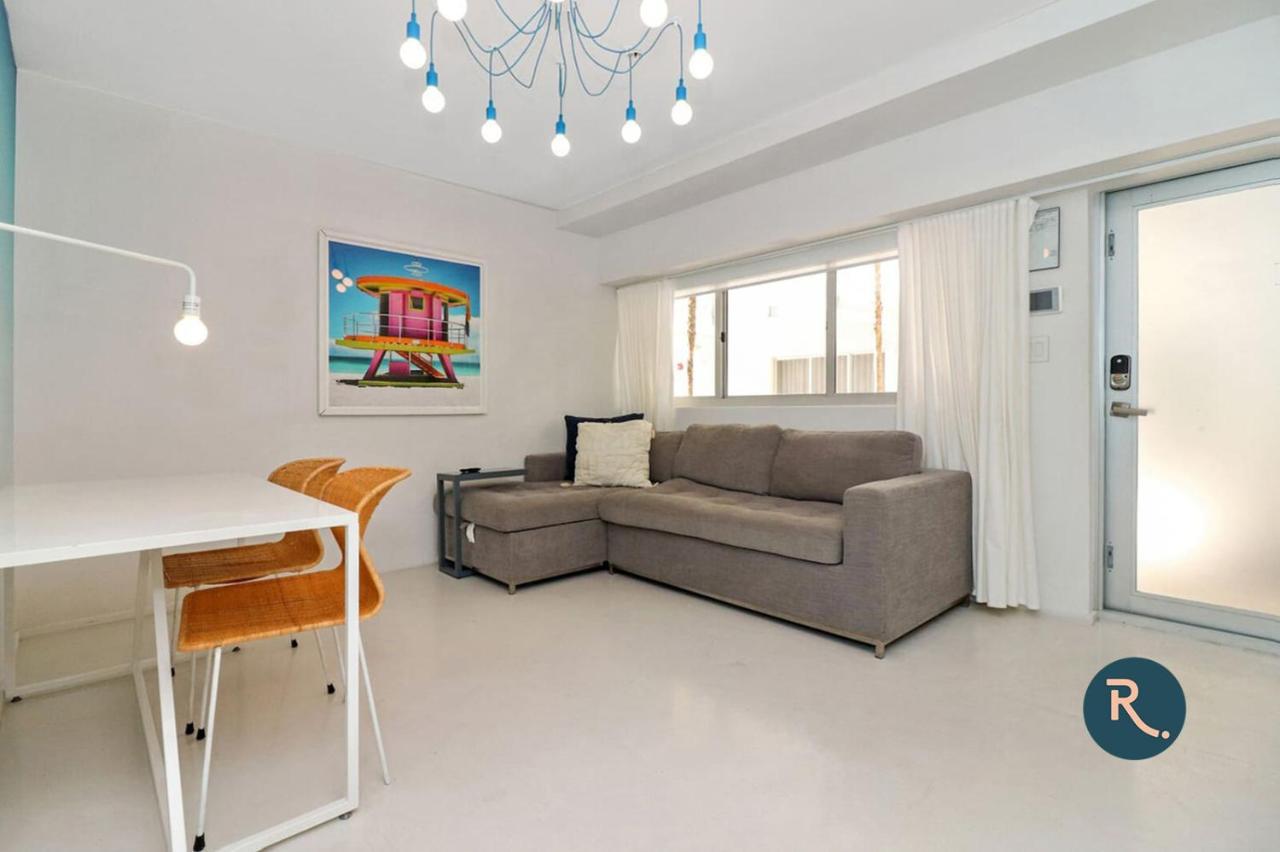 Apartment Roami At 250 Collins