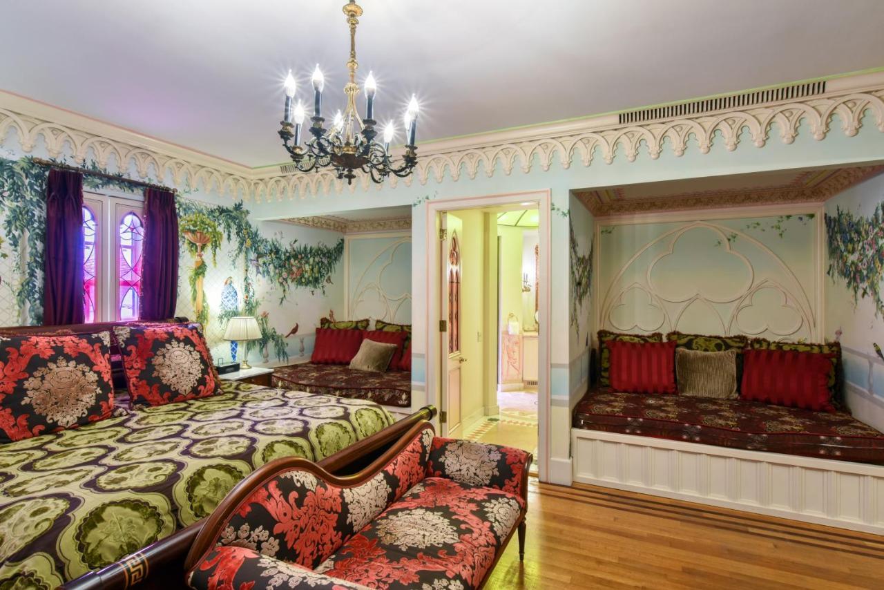 The Casa Casuarina 4*