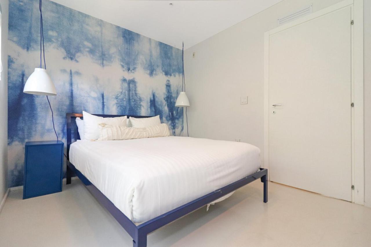 Apartment Roami At 250 Collins