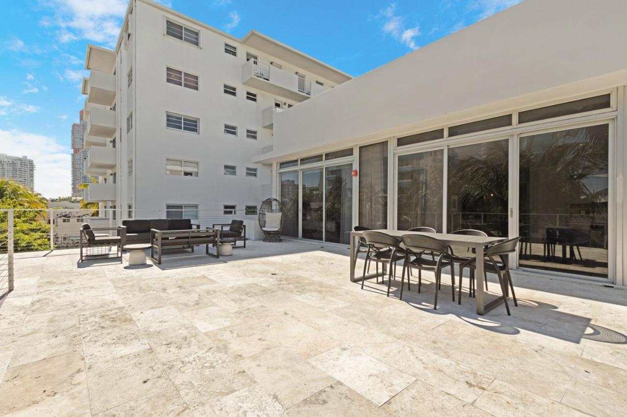 Apartment Roami At 250 Collins