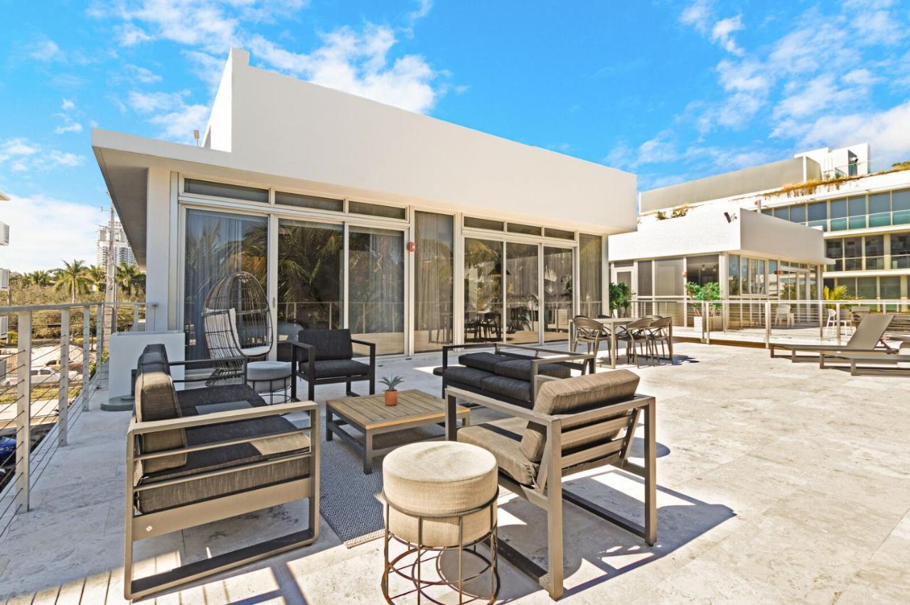 Apartment Roami At 250 Collins *