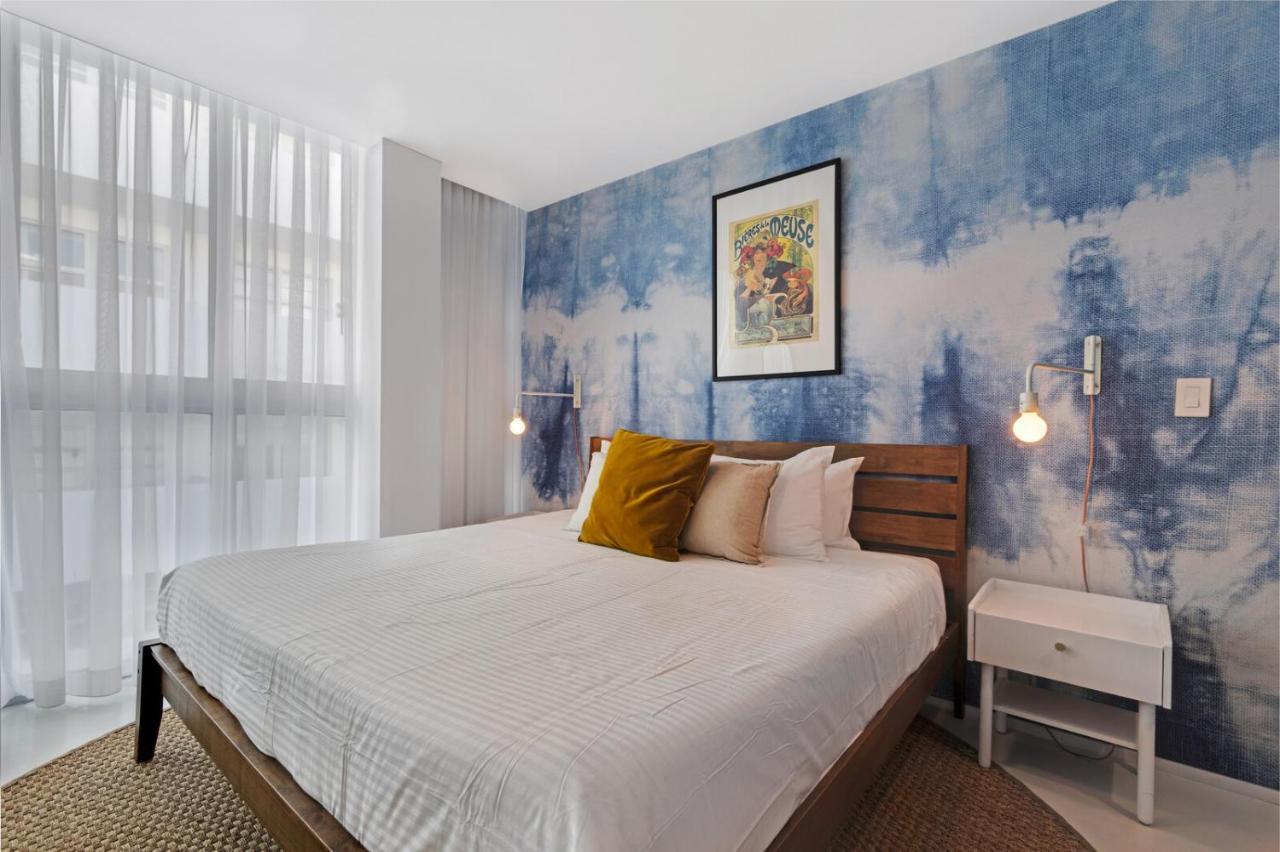 Roami At 250 Collins Miami Beach
