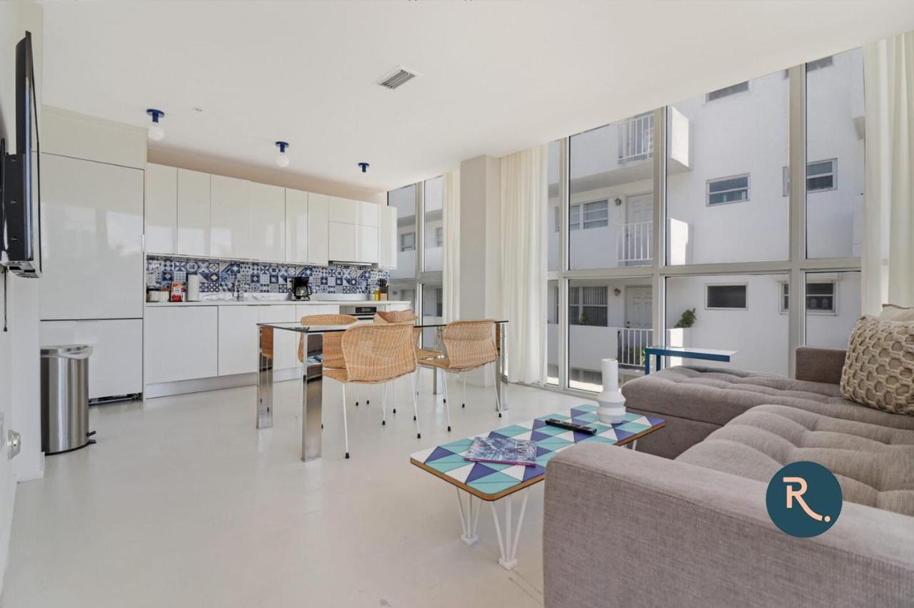 Roami At 250 Collins Apartment *
