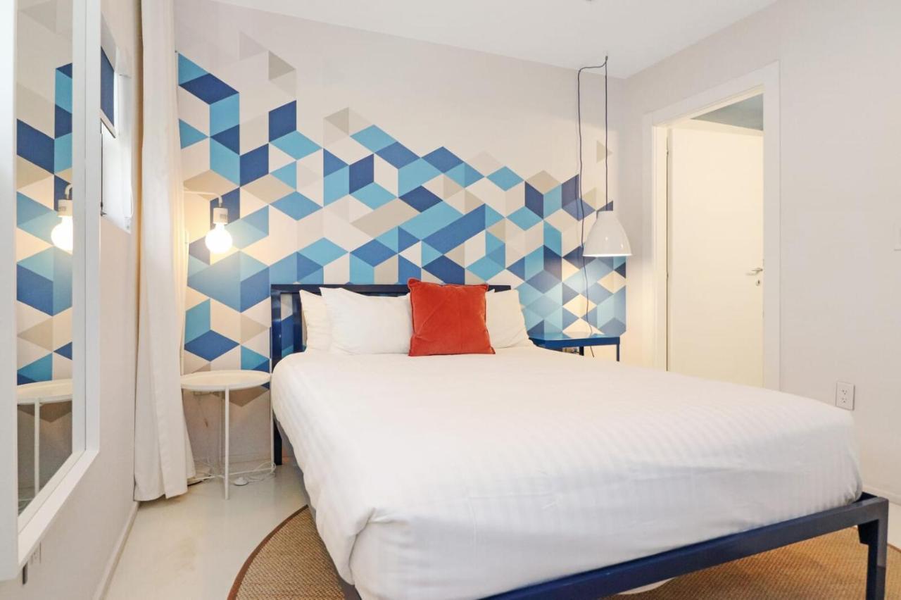 Apartment Roami At 250 Collins *