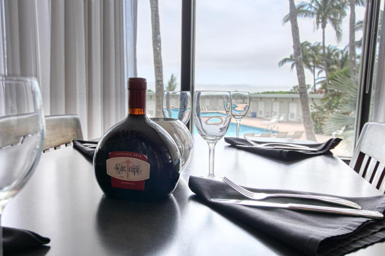 Deluxe And At The Casablanca * Miami Beach