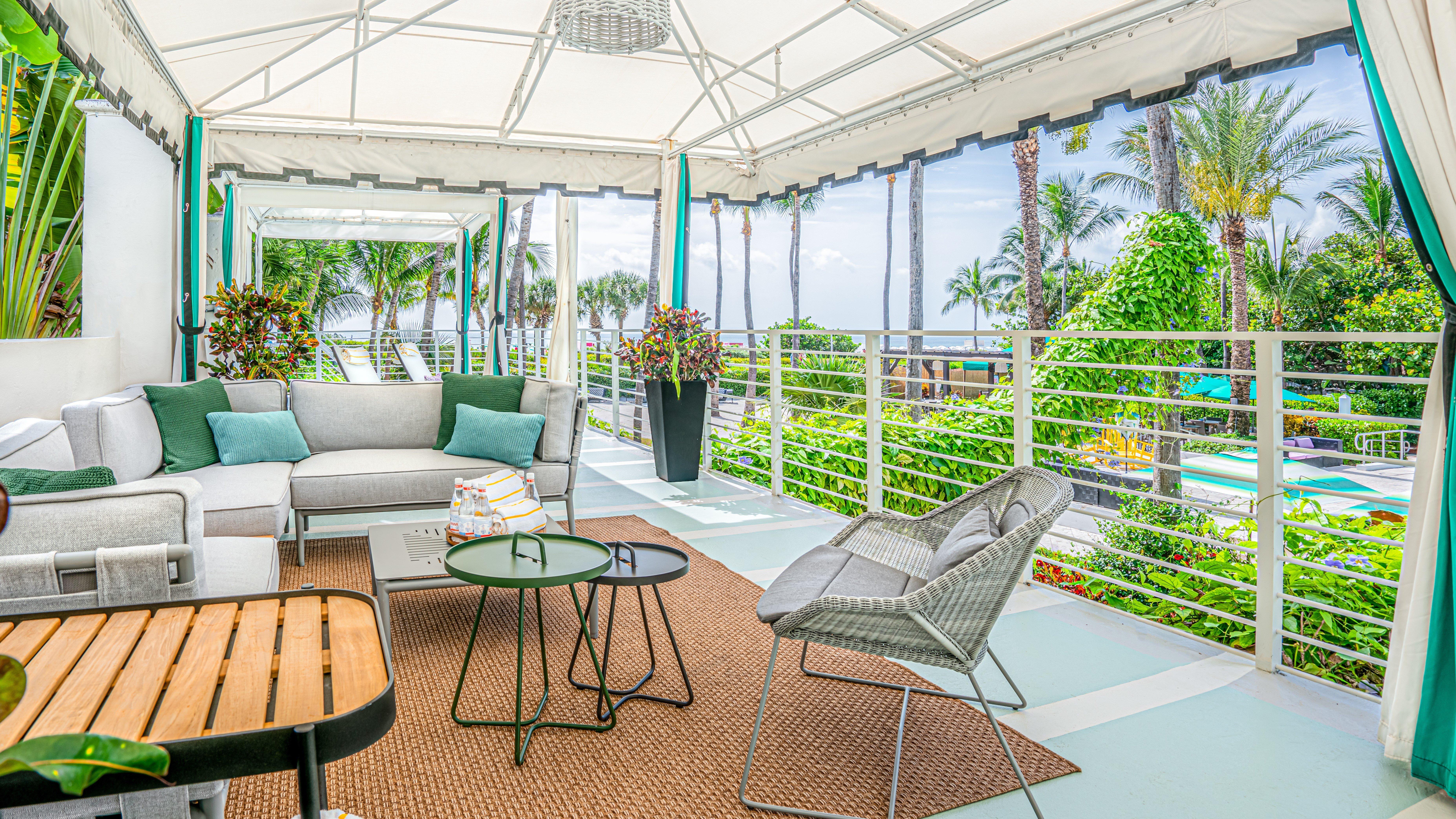 Kimpton Surfcomber By Ihg