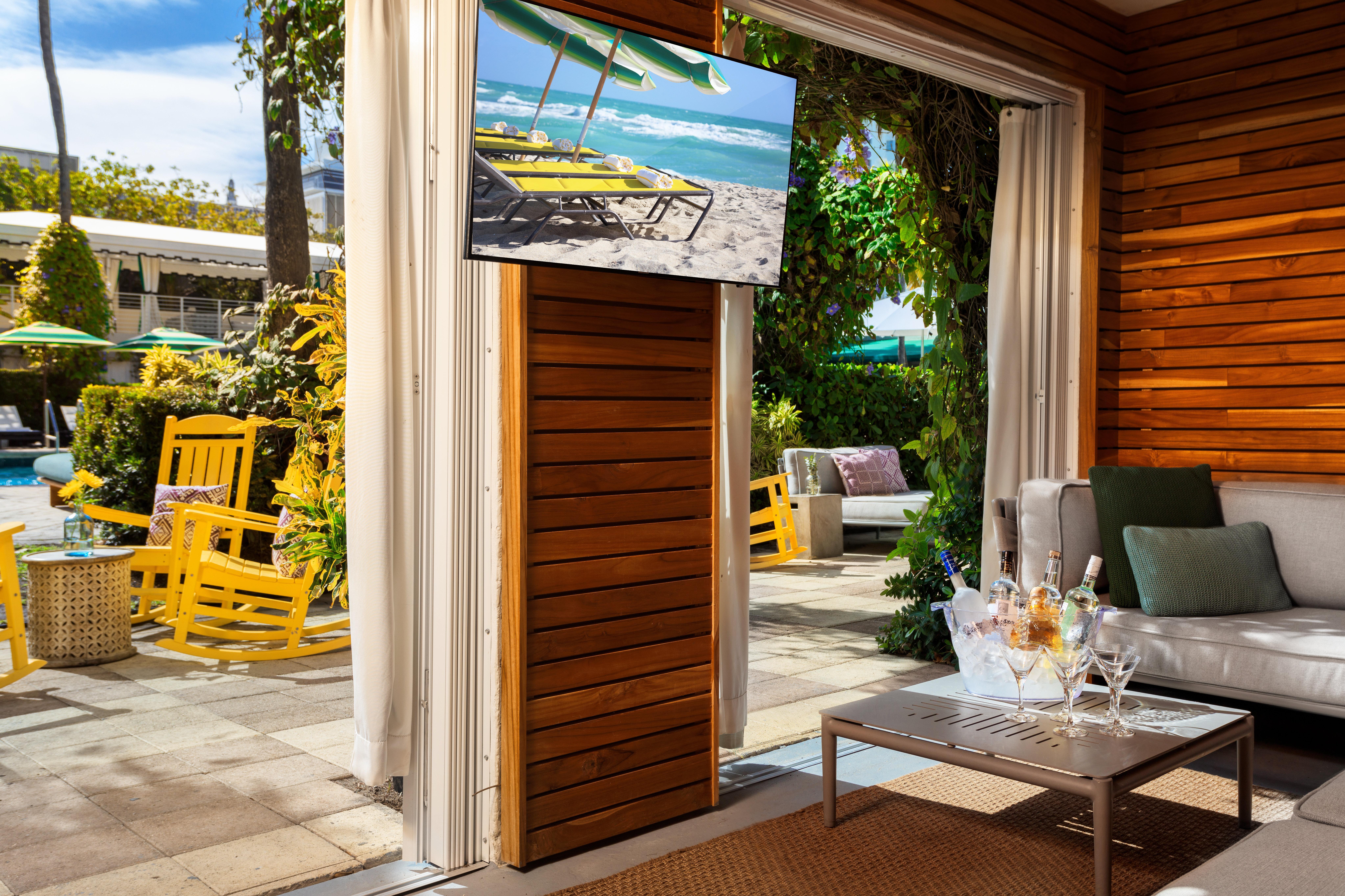 Kimpton Surfcomber By Ihg Resort 4*