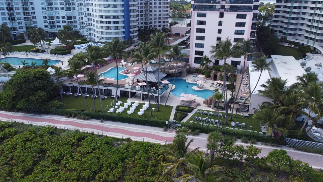 Two Bedroom On The With Balcony And Oceanview Aparthotel