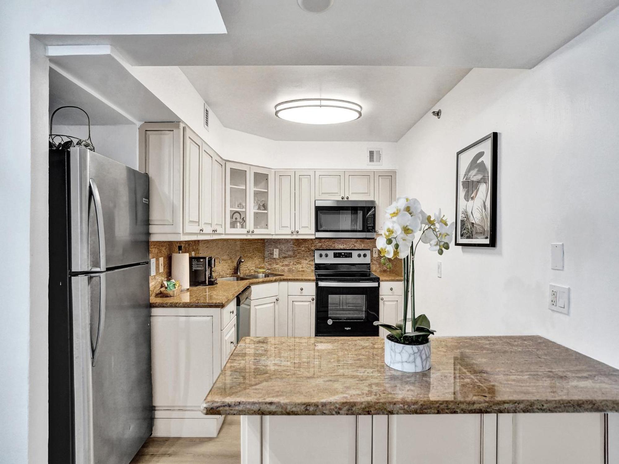 Ocean View Service 1504 Apartment