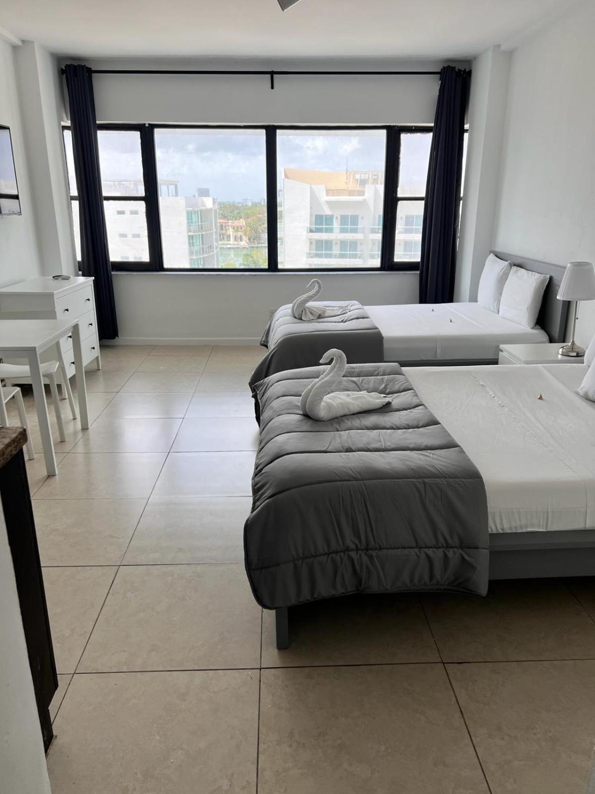 Ocean Front Units At Miami Apartment