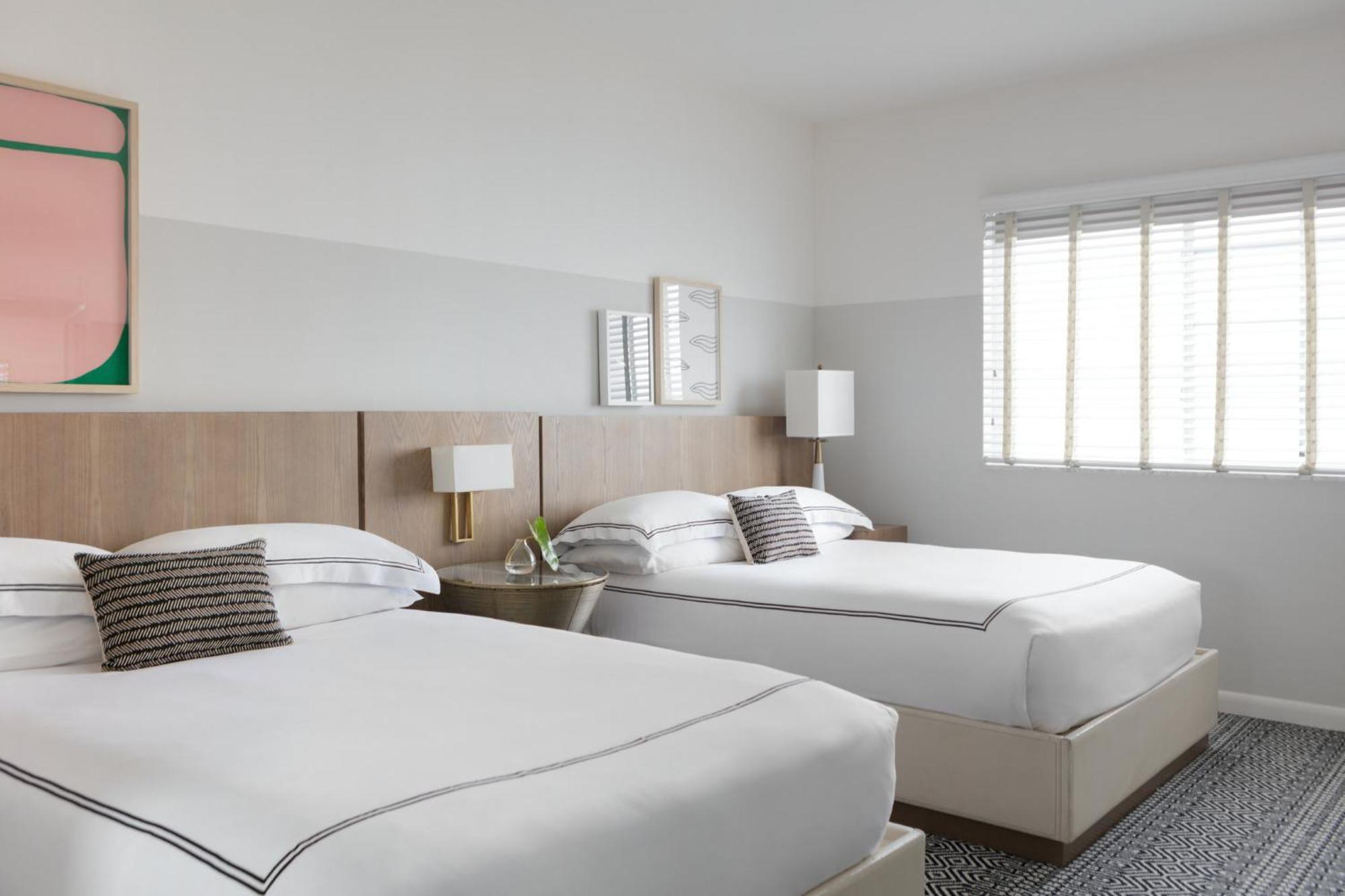 Resort Kimpton Surfcomber By Ihg