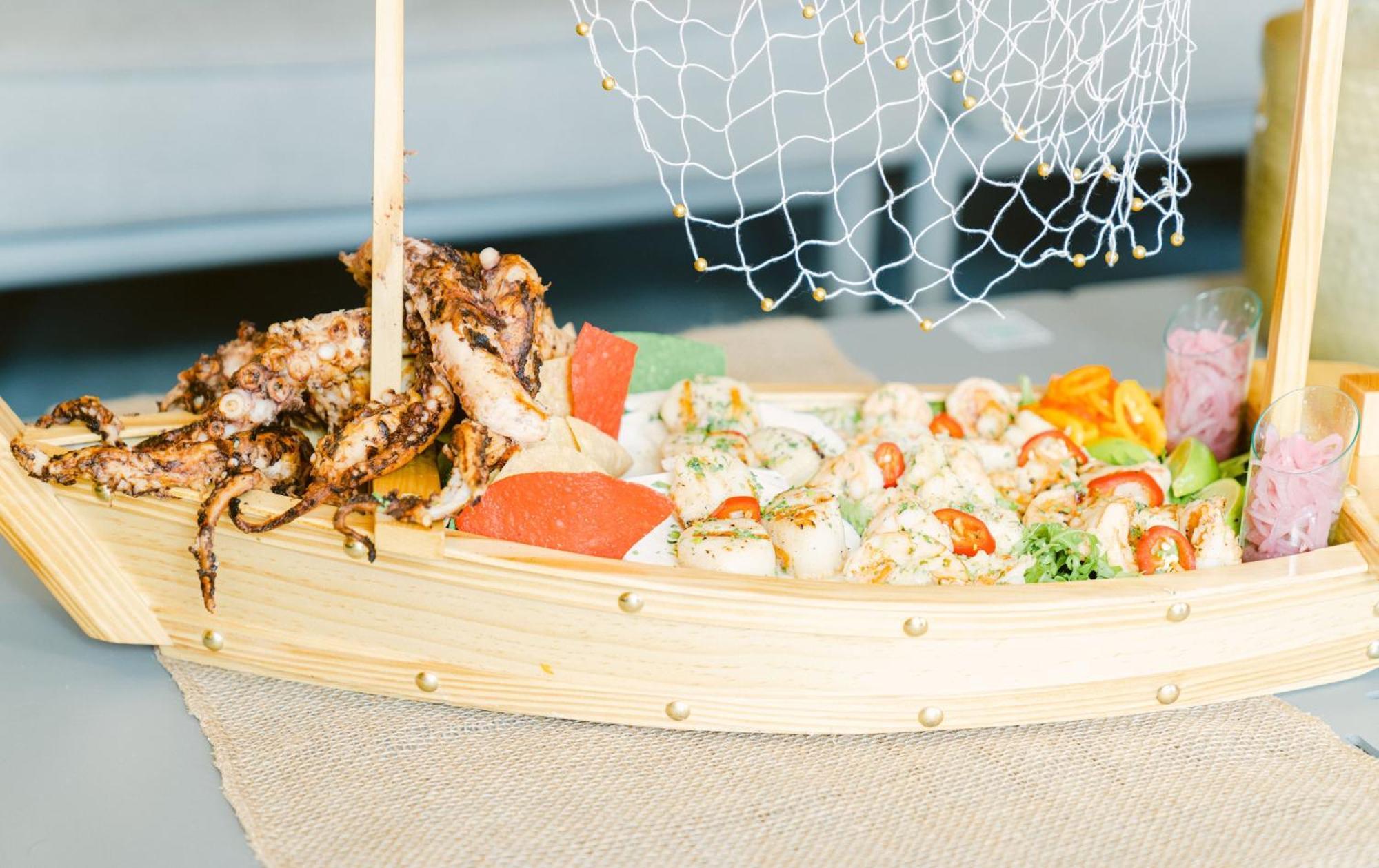 Kimpton Surfcomber By Ihg Resort Miami Beach