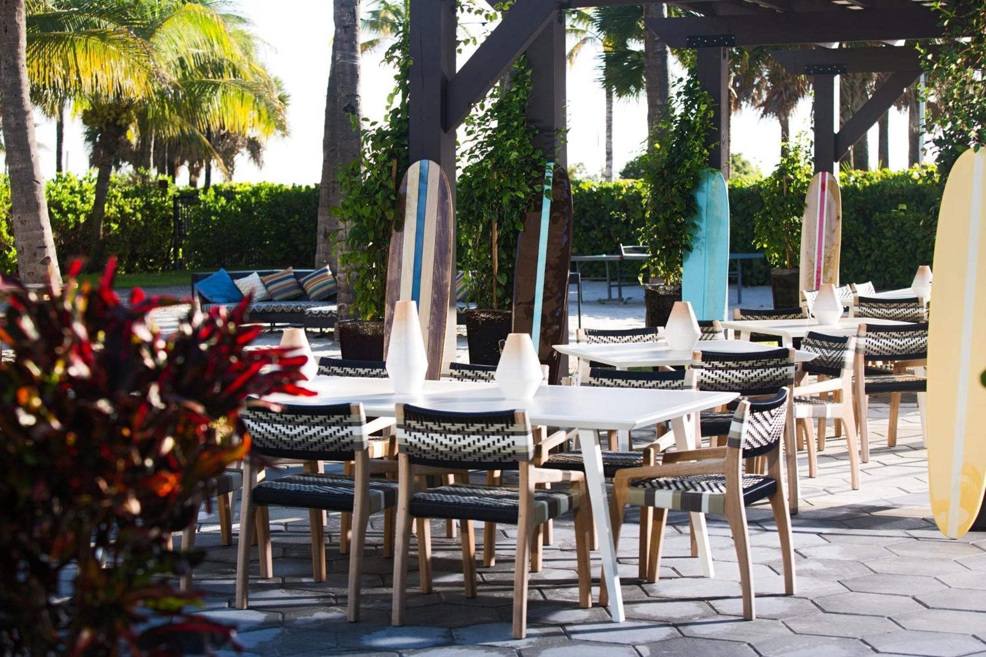 Resort Kimpton Surfcomber By Ihg