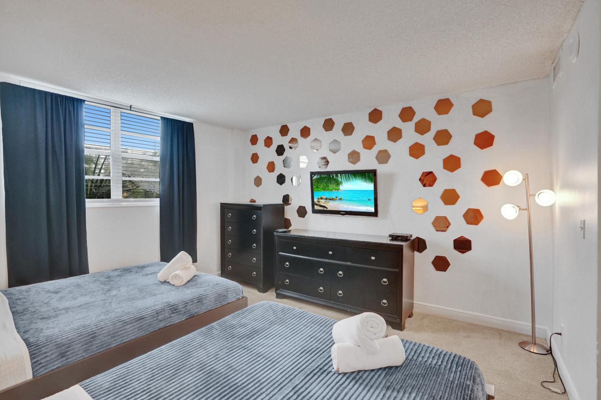 Ocean Reserve Luxury Across From Sunny Isles Apartment Miami Beach