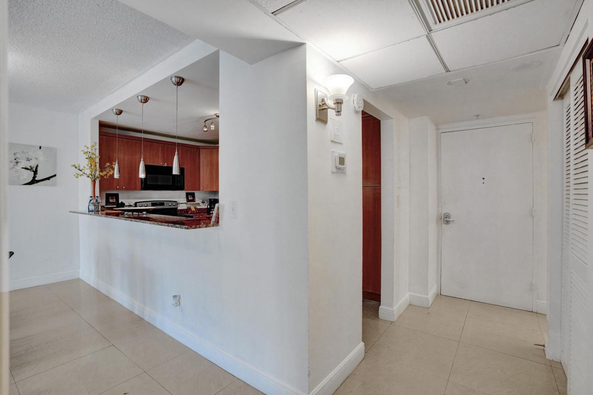 Ocean Reserve Luxury Across From Sunny Isles Apartment *