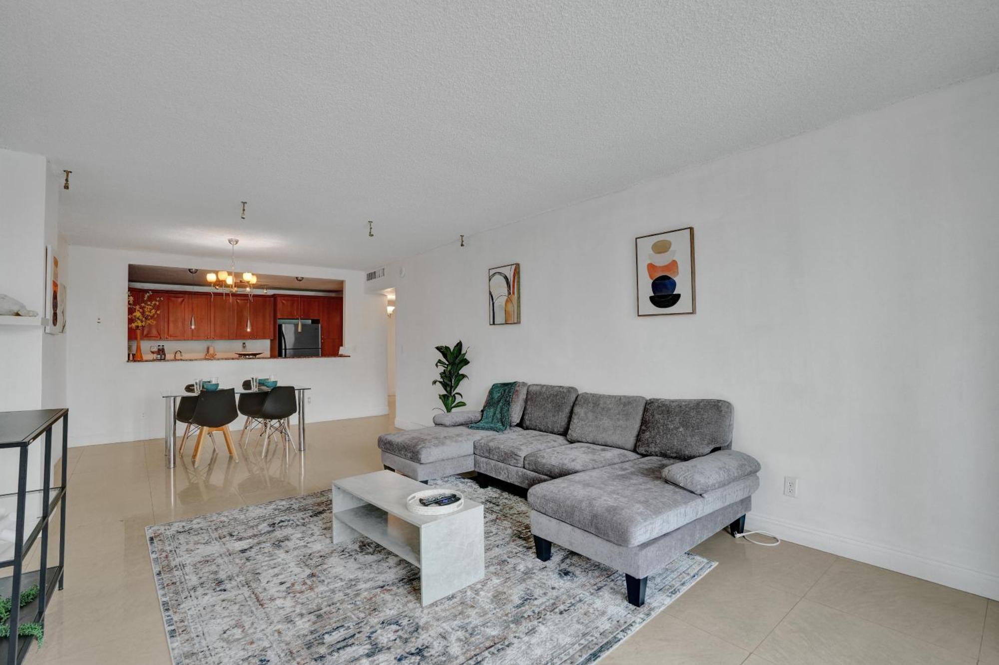 Ocean Reserve Luxury Across From Sunny Isles Apartment