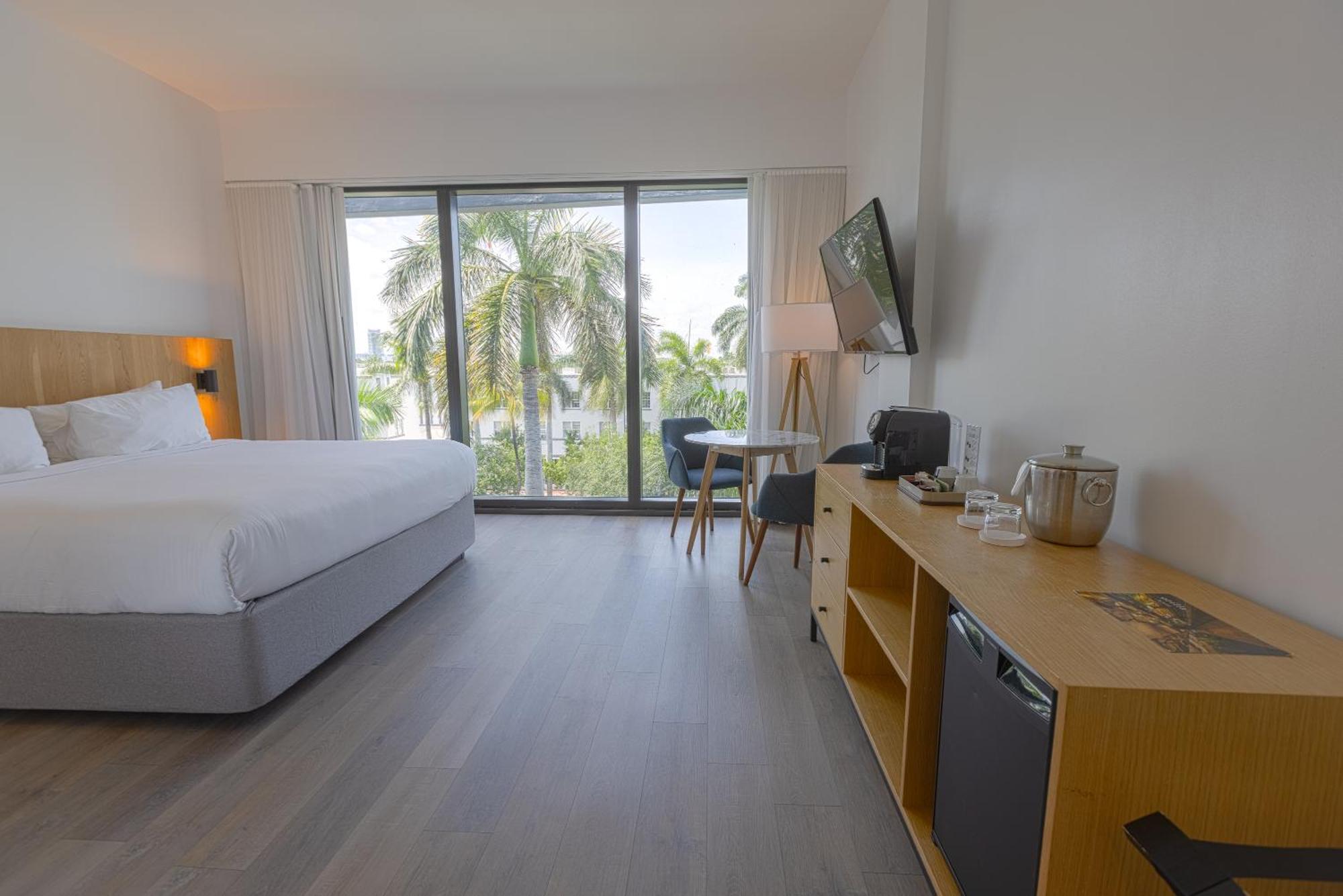 Urbanica Euclid 4* Miami Beach