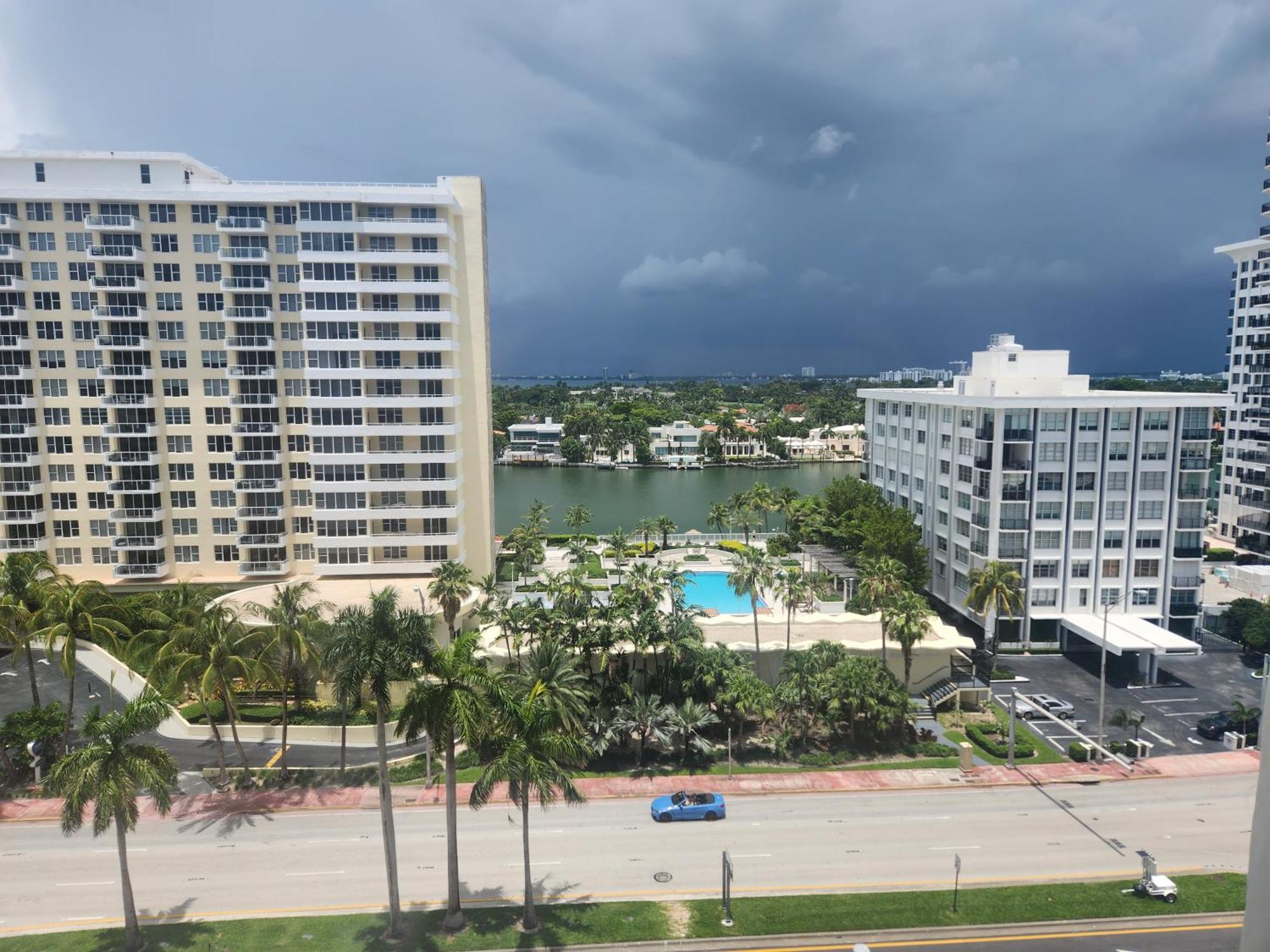 Apartment Entire Front W/ Pool Amazing View 4pax *