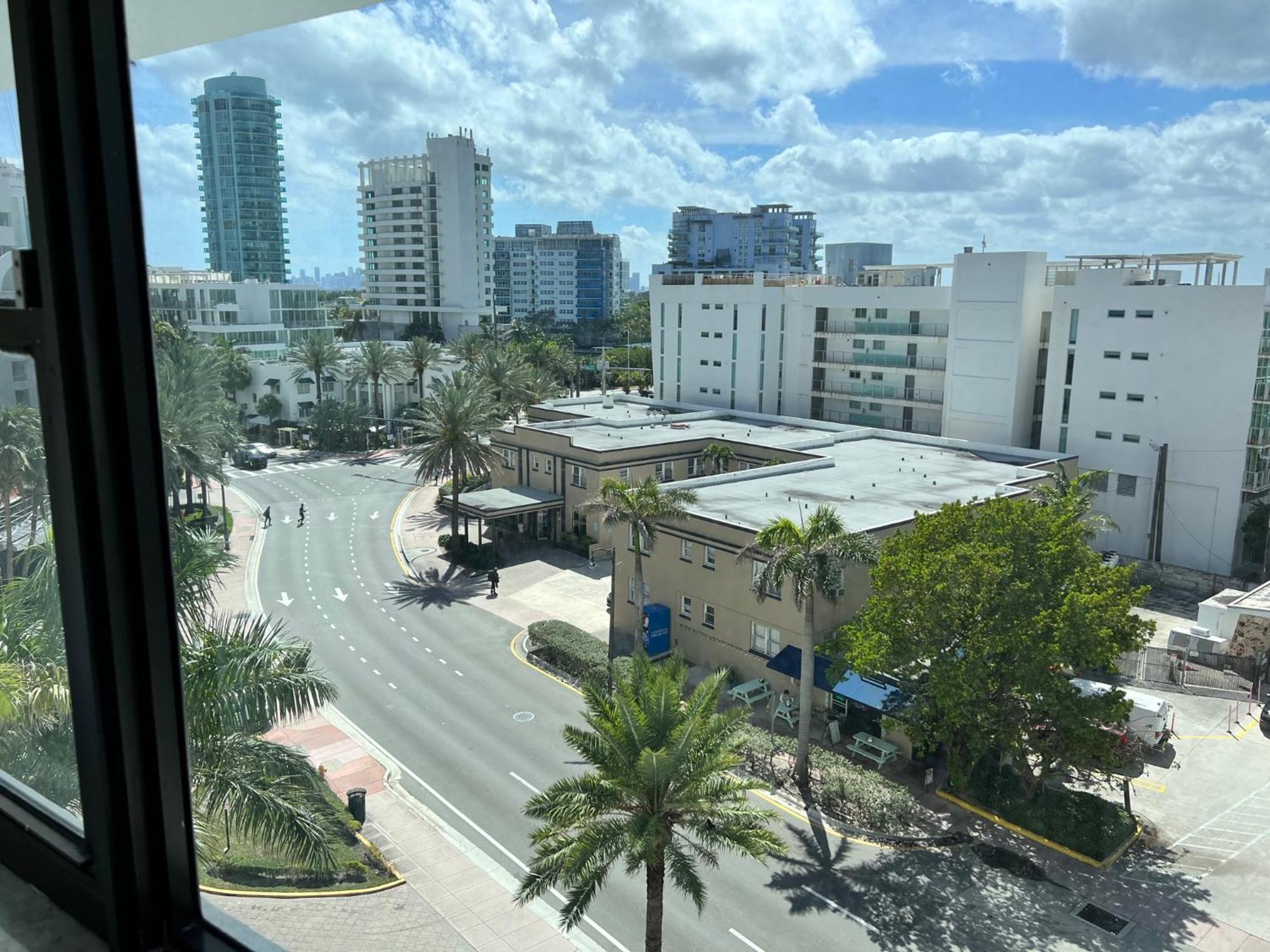 Ocean Front Units At Miami Apartment