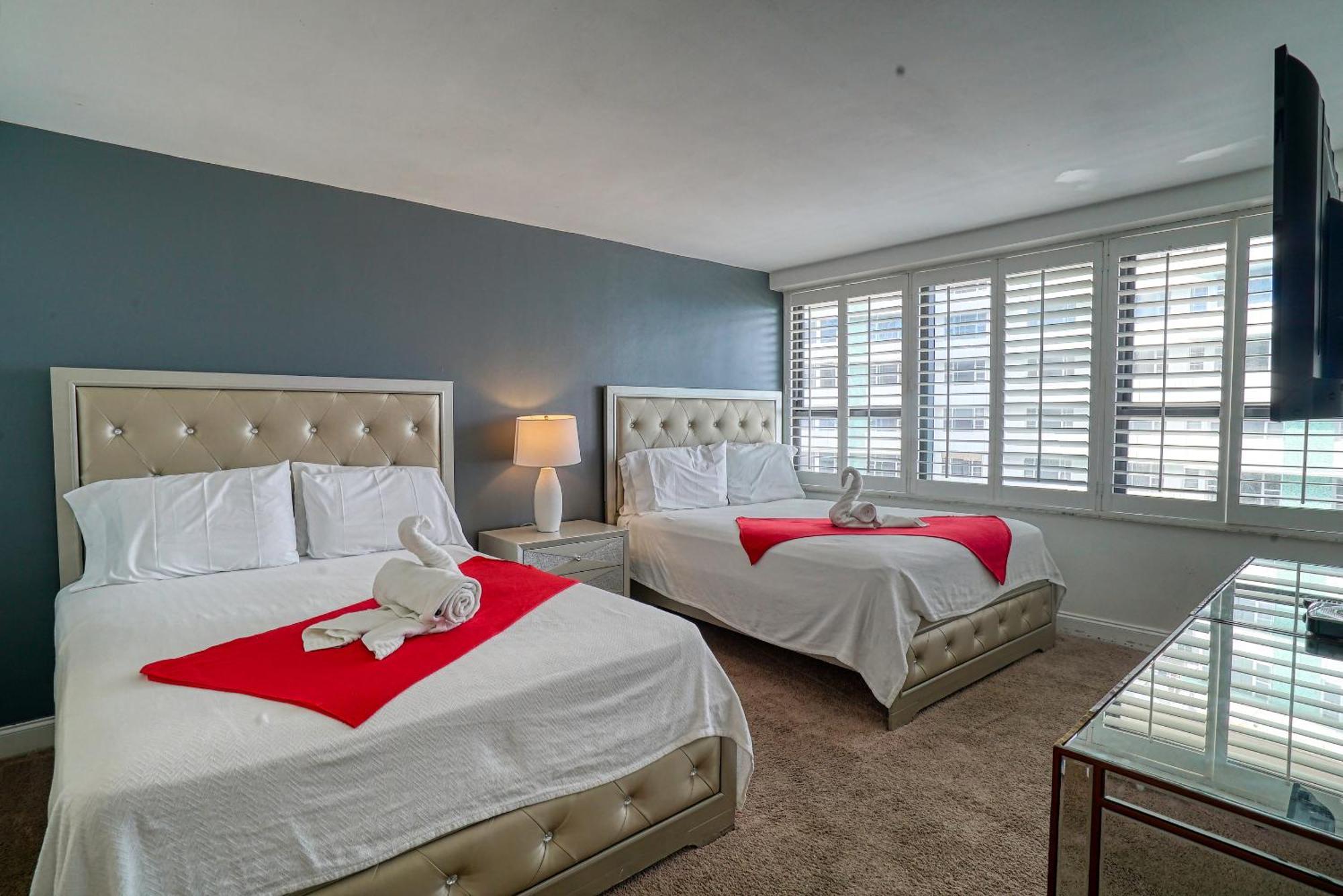 Two Bedroom On The With Balcony And Oceanview Miami Beach
