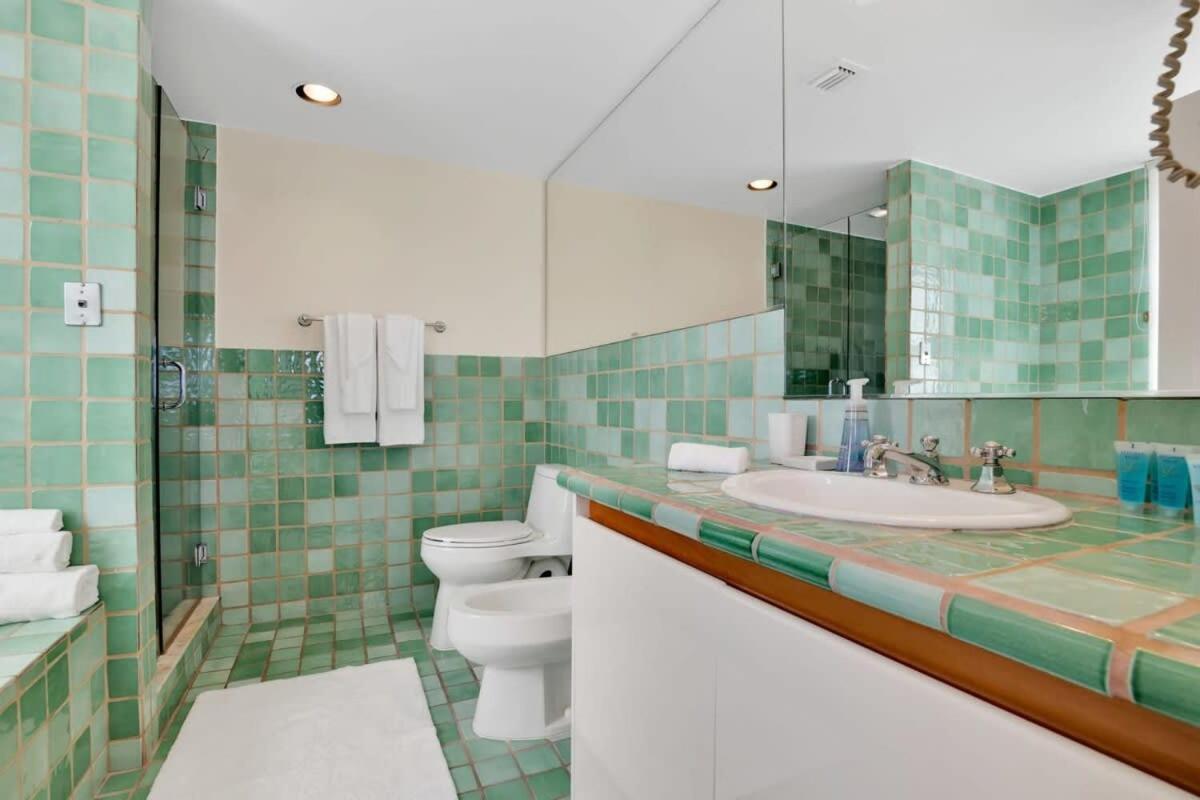 New Amazing Large 3br Direct Oceanfront Penthouse On Ocean Drive!! * Miami Beach