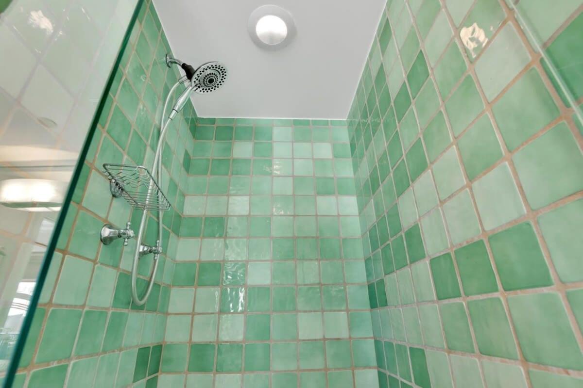 Apartment New Amazing Large 3br Direct Oceanfront Penthouse On Ocean Drive!!