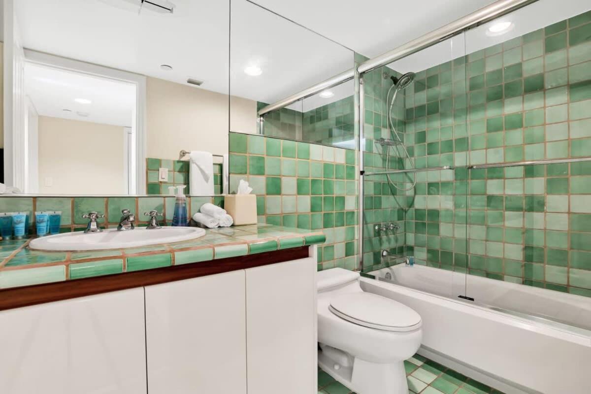New Amazing Large 3br Direct Oceanfront Penthouse On Ocean Drive!! *
