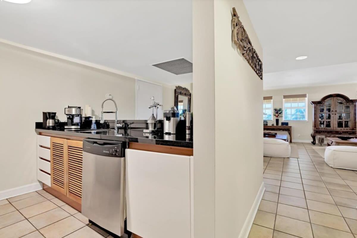 Apartment New Amazing Large 3br Direct Oceanfront Penthouse On Ocean Drive!! Miami Beach
