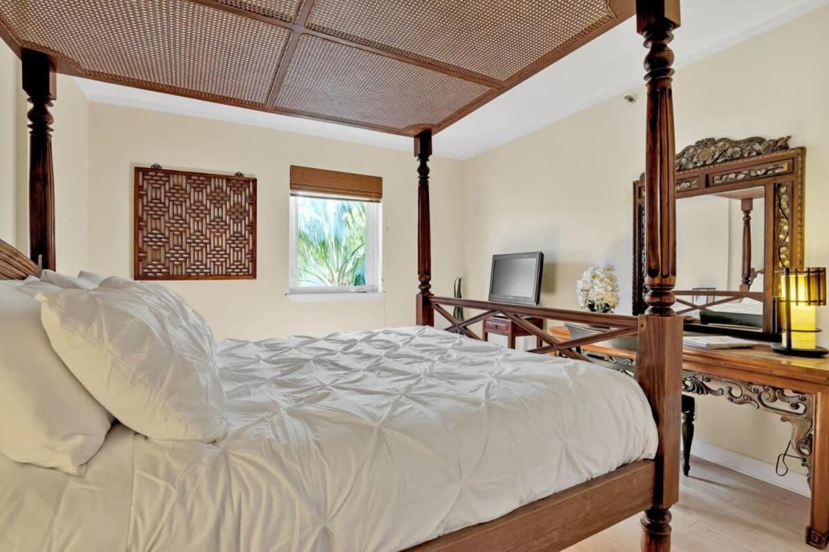 Apartment New Amazing Large 3br Direct Oceanfront Penthouse On Ocean Drive!!