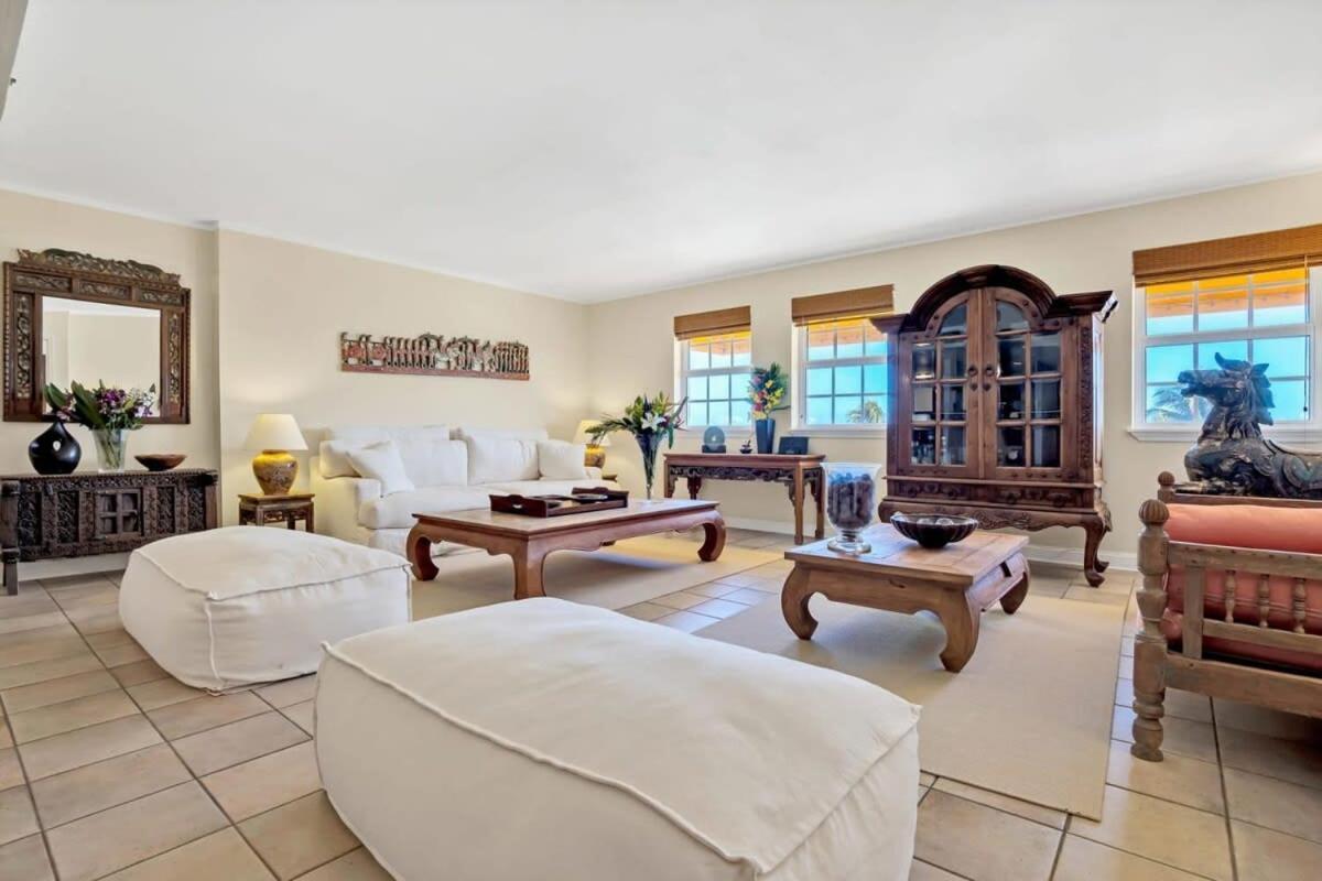 New Amazing Large 3br Direct Oceanfront Penthouse On Ocean Drive!! *