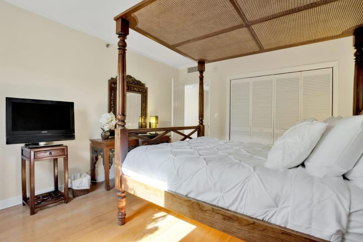 New Amazing Large 3br Direct Oceanfront Penthouse On Ocean Drive!!