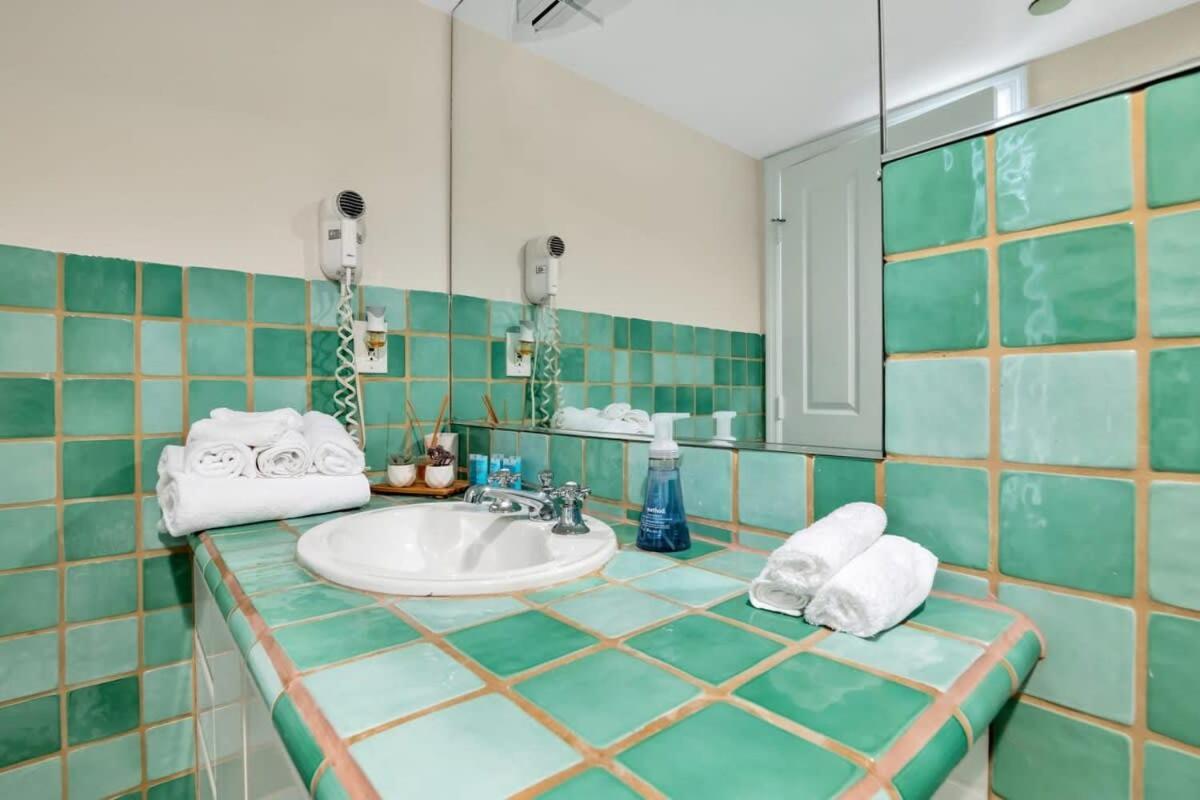 New Amazing Large 3br Direct Oceanfront Penthouse On Ocean Drive!! Apartment *