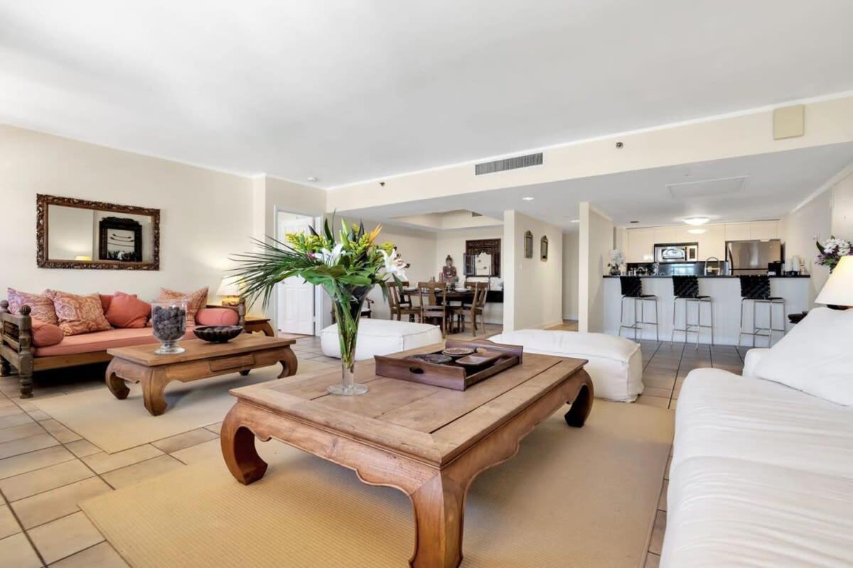 New Amazing Large 3br Direct Oceanfront Penthouse On Ocean Drive!! * Miami Beach