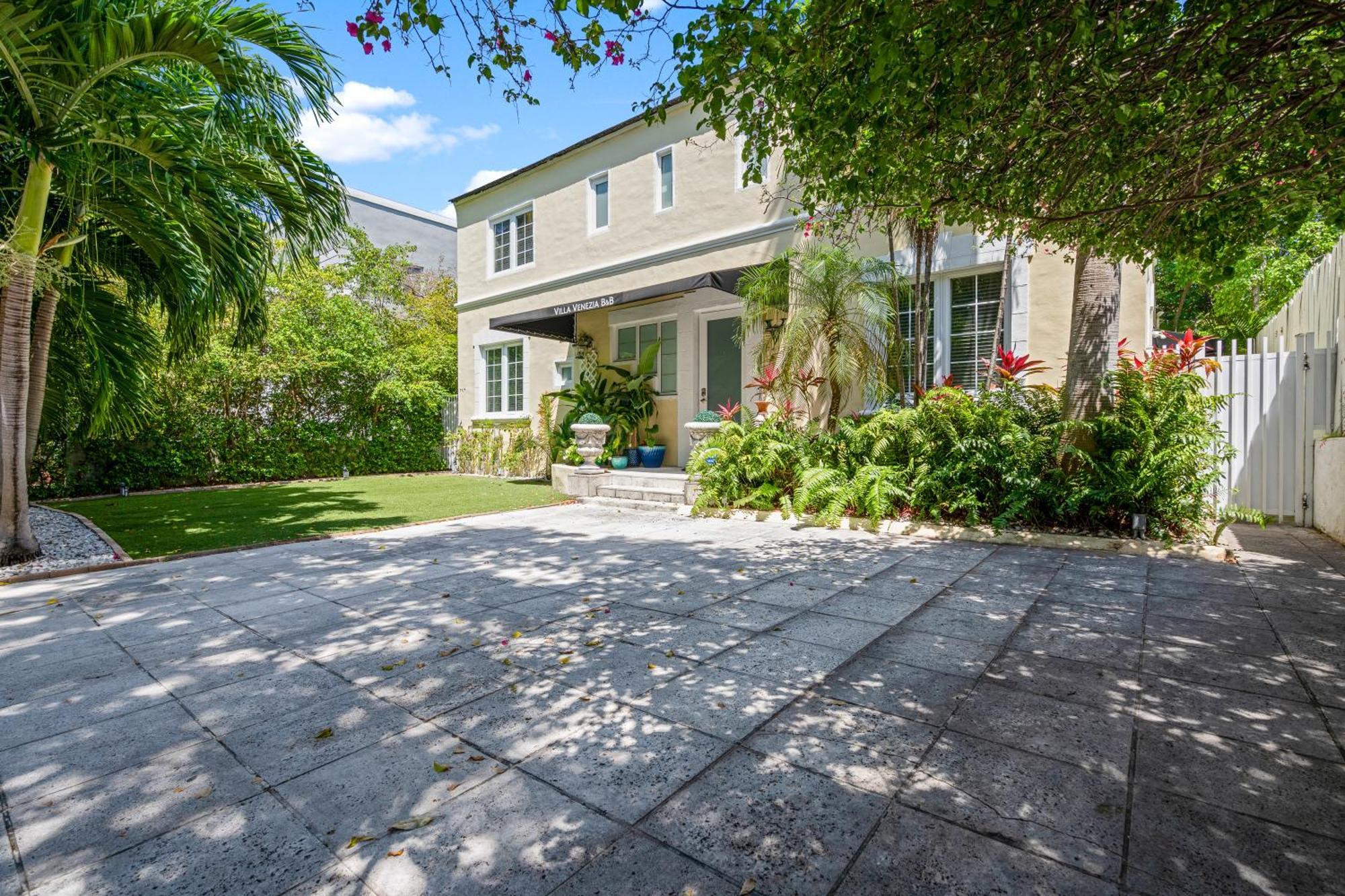 Venezia Full House Up To 12 Guests Miami Beach