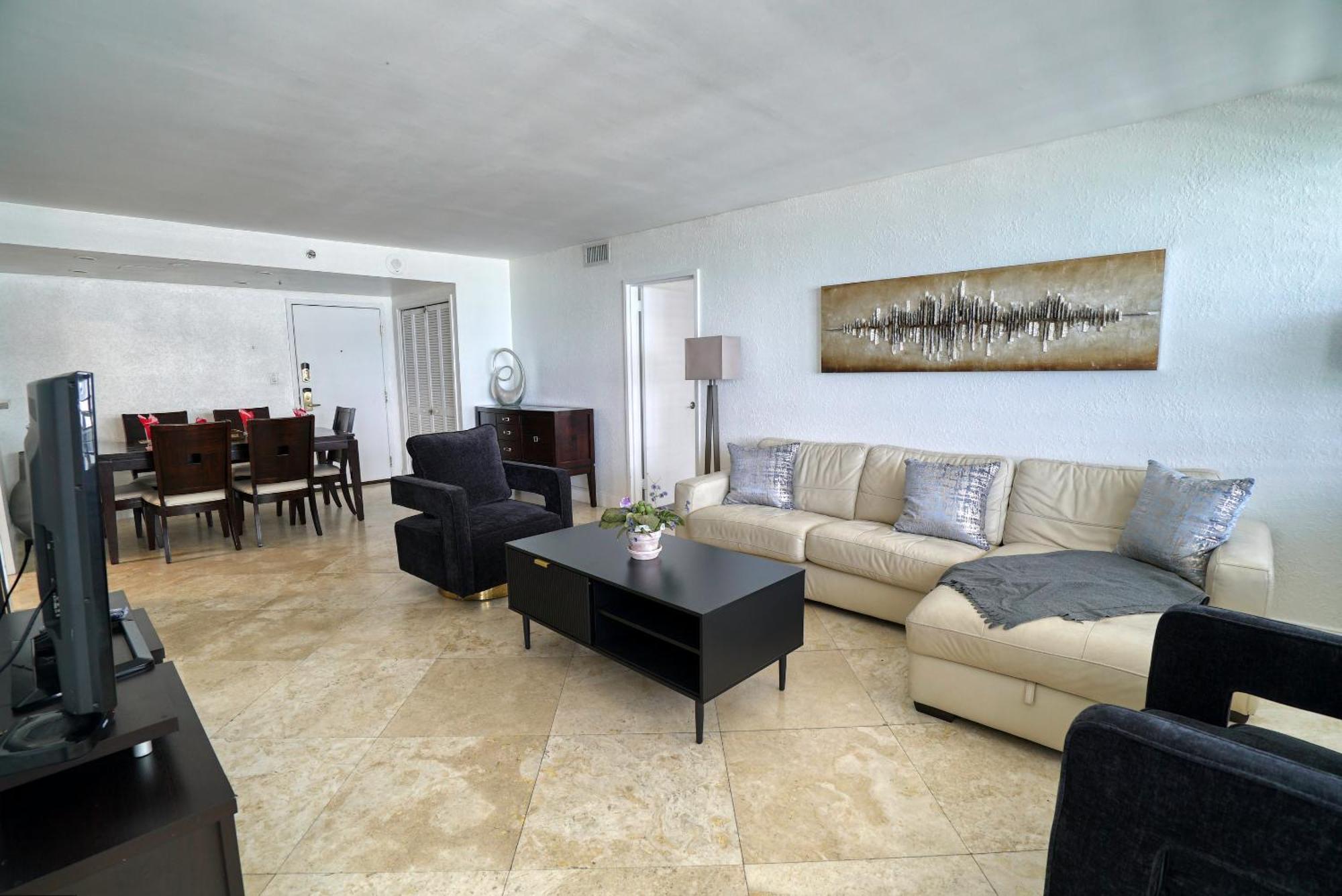 Two Bedroom On The With Balcony And Oceanview Aparthotel