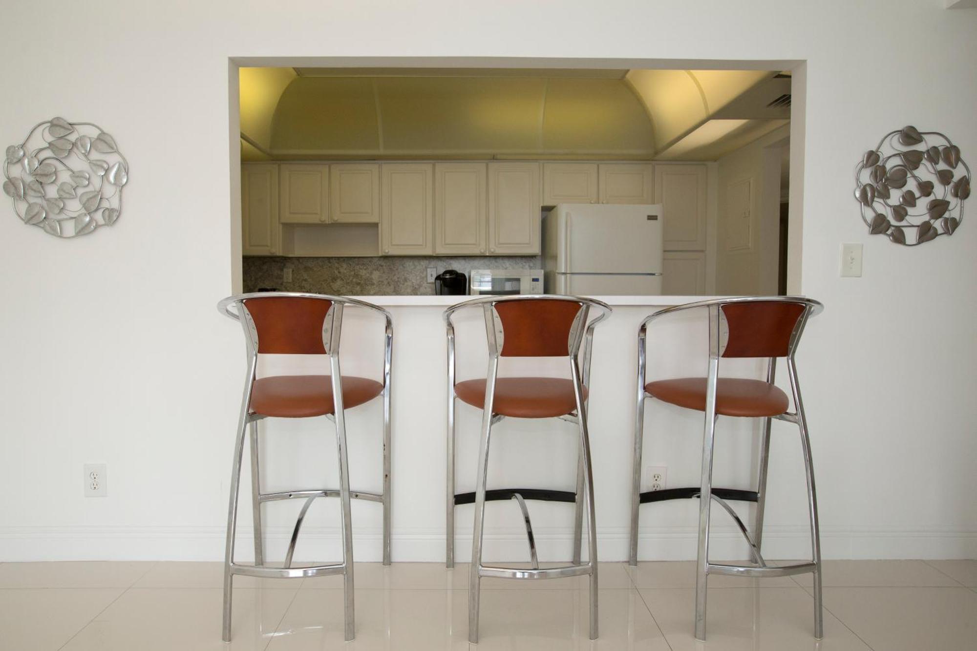 Ocean Reserve Luxury Across From Sunny Isles Apartment *