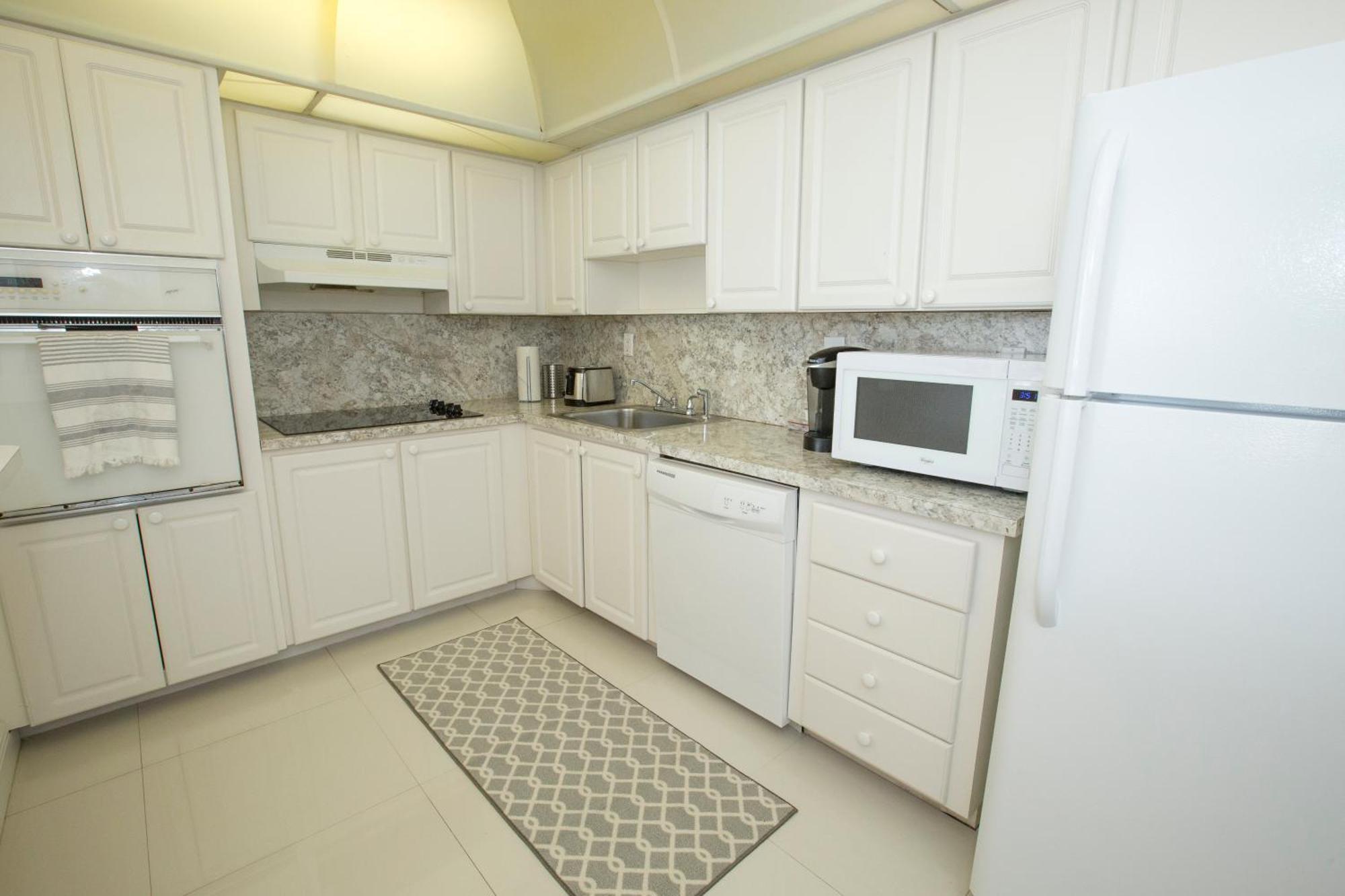 Ocean Reserve Luxury Across From Sunny Isles