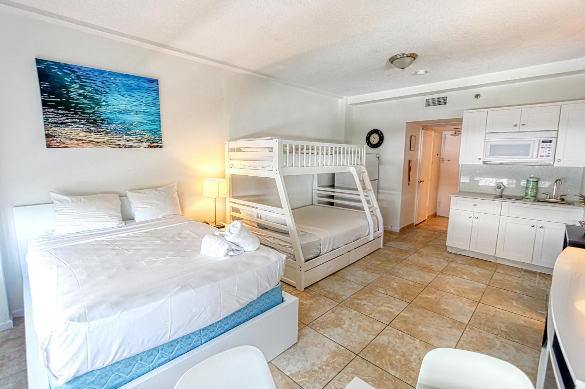 Deluxe And At The Casablanca Miami Beach